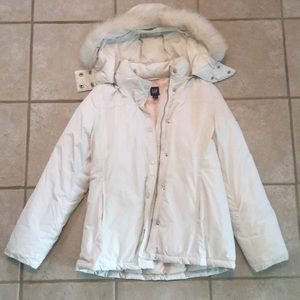 Women’s Medium Gap White Fur Puffer Winter Jacket